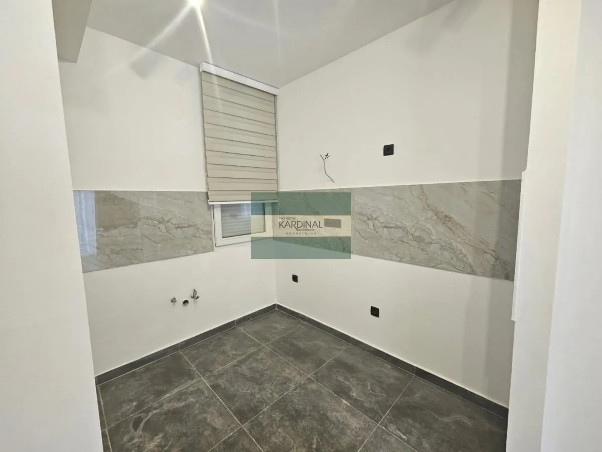 Prodaja, trosoban stan, 58m², Centar, Novi Sad