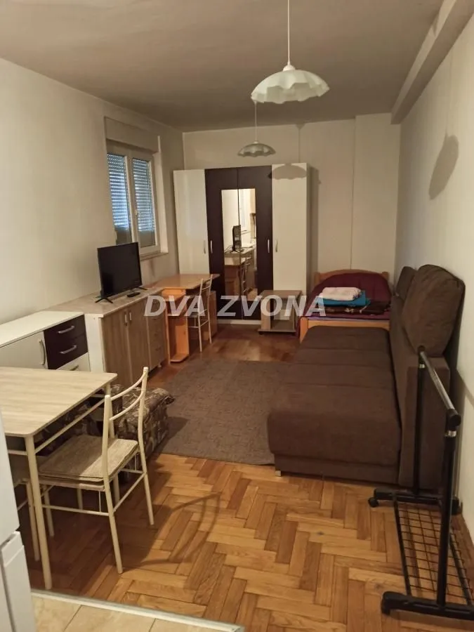 Prodaja, garsonjera, 25m², Detelinara, Novi Sad Sve Podlokacije