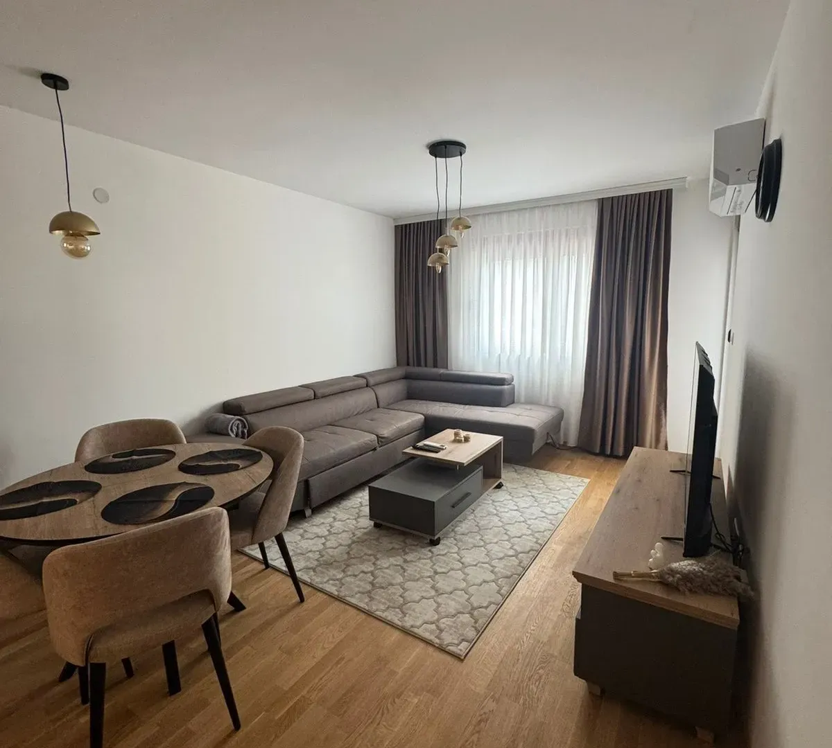 Izdavanje, jednosoban stan, 40m², Stari Aerodrom, Podgorica