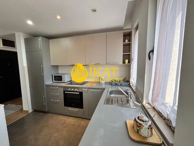 Izdavanje, trosoban stan, 114m², Savski Venac, Beograd