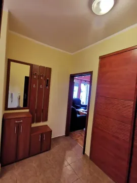 Izdavanje, dvosoban stan, 70m², Blok 9, Podgorica - image 10
