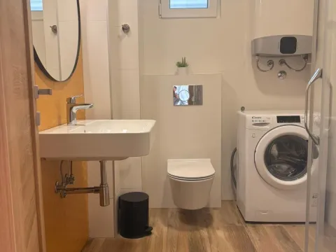 Rent, two bedroom apartment, 60m², Mažina, Tivat - image 10