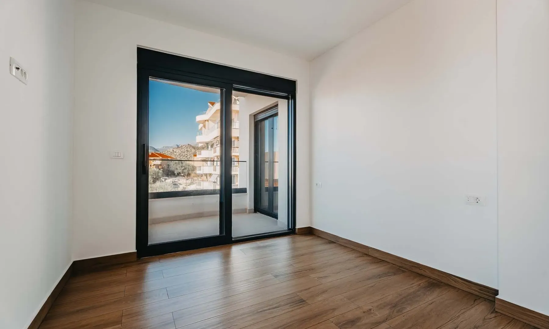Izdavanje, ugostiteljski objekat, 1600m², Budva, Crna Gora