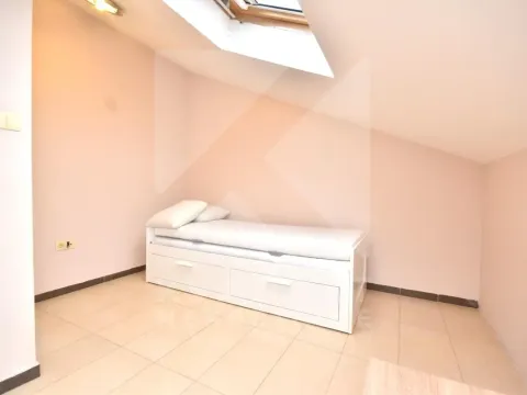 Izdavanje, dvosoban stan, 80m², Ljubović, Podgorica - image 8