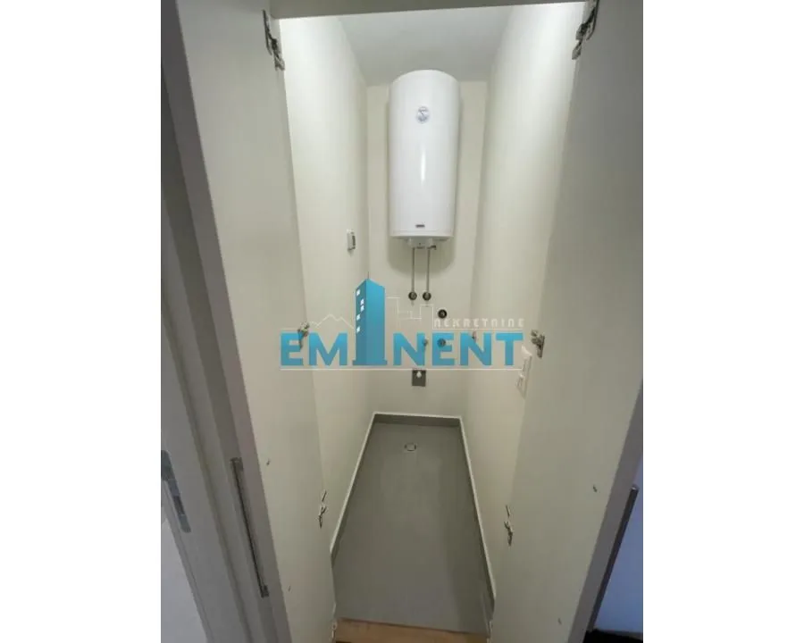 Izdavanje, dvosoban stan, 60m², Savski Venac, Beograd