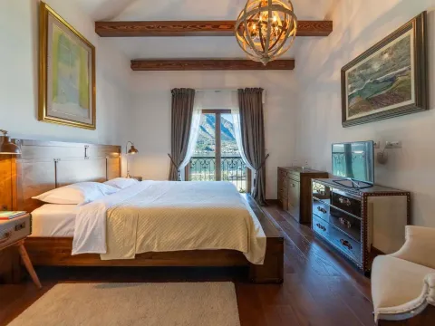 Prodaja, kuća, 193m², Dobrota, Kotor - image 13