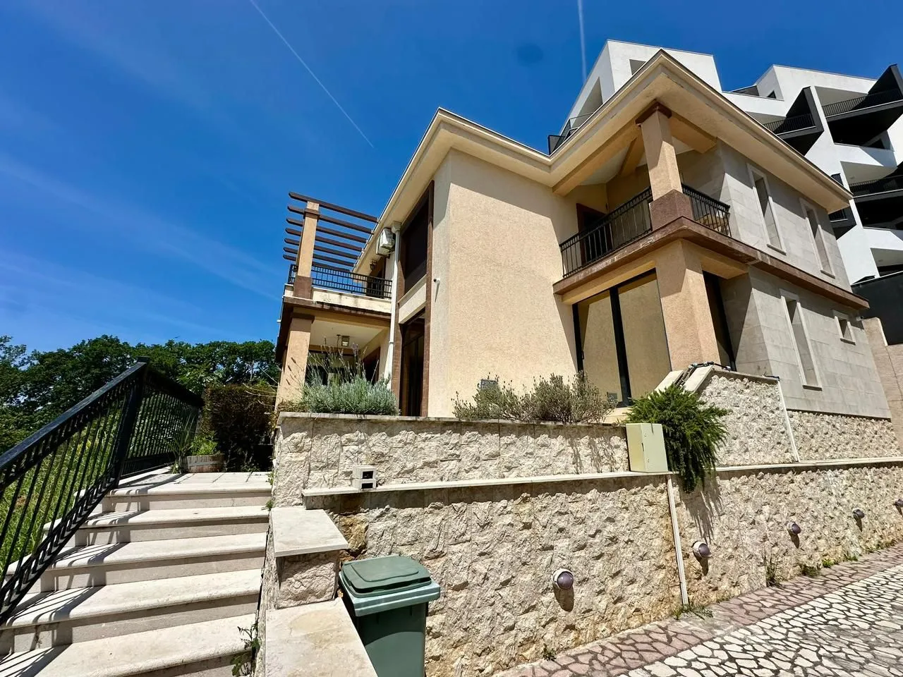 Sale, house, 318m², Bečići, Budva