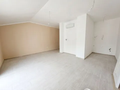 Prodaja, garsonjera, 33m², Bečići, Budva - image 4