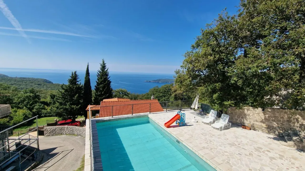 Sale, house, 420m², Kuljače, Budva