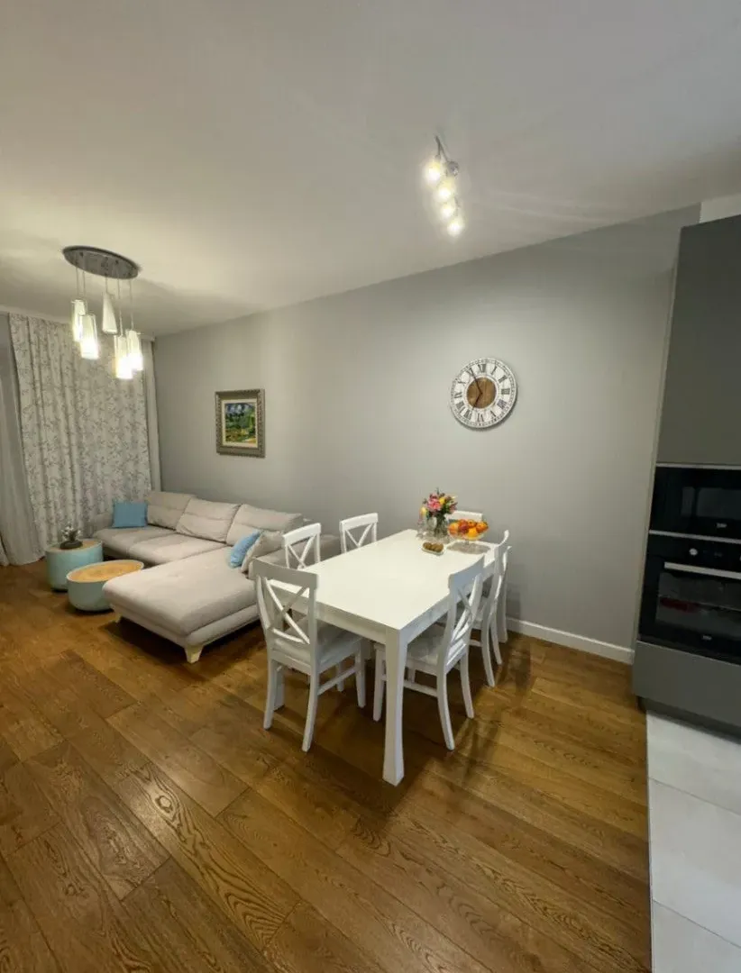 Prodaja, dvosoban stan, 96m², Soho City, Bar