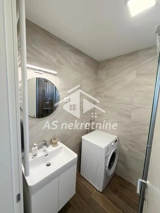 Izdavanje, trosoban stan, 68m², Tašmajdan, Palilula Sve Podlokacije