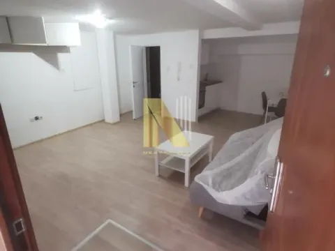 Izdavanje, garsonjera, 32m², Bulevar Oslobodjenja, Novi Sad Sve Podlokacije - image 4
