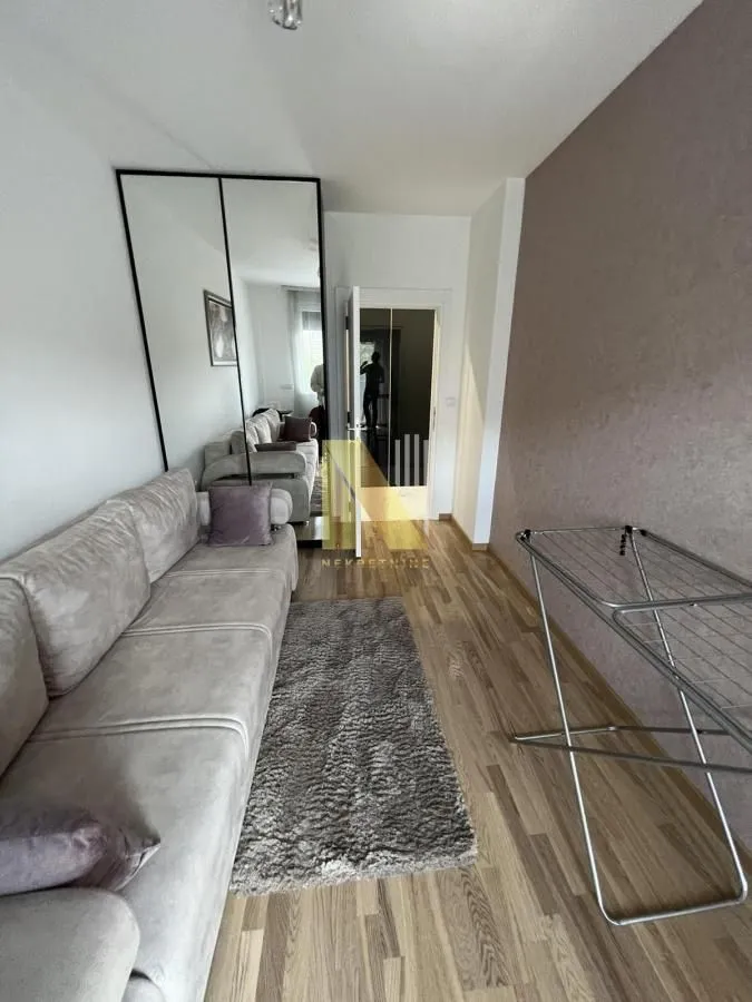 Prodaja, četvorosoban stan, 150m², Banatić, Novi Sad Sve Podlokacije