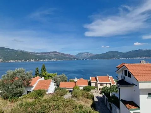 Prodaja, kuća, 400m², Tivat, Crna Gora - image 1