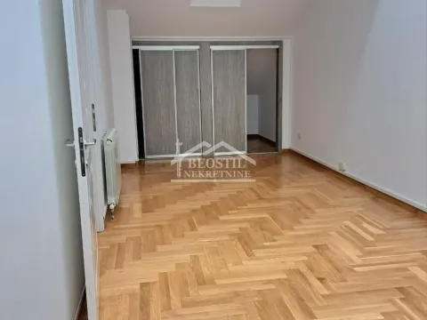Izdavanje, četvorosoban stan, 204m², Đeram Pijaca, Beograd - image 17