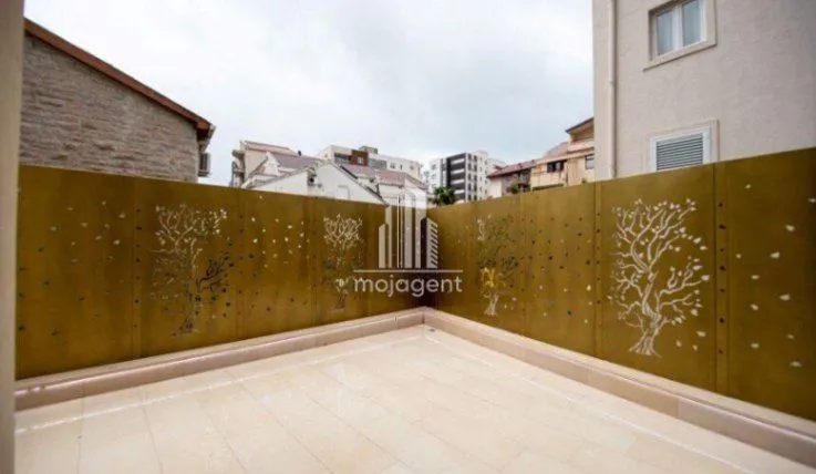 Prodaja, dvosoban stan, 95m², Centar, Budva