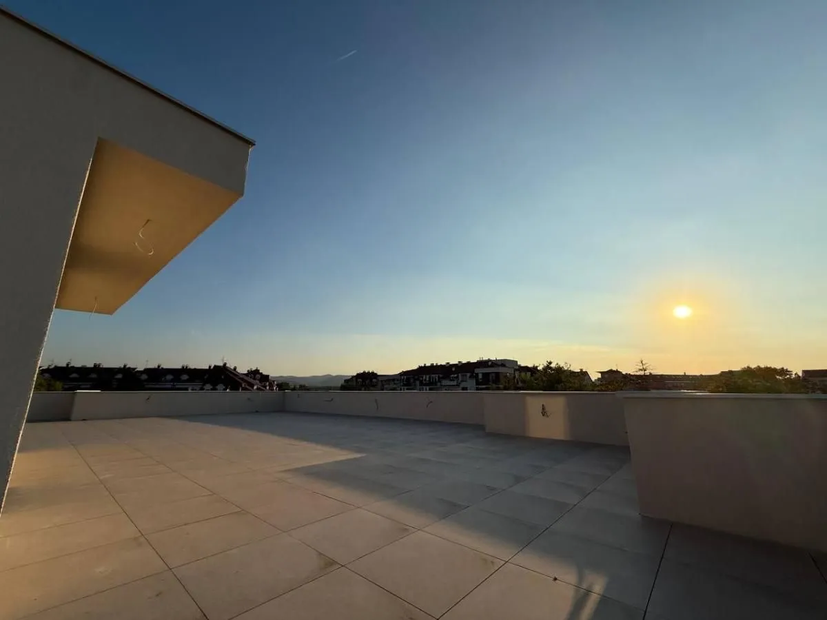 Prodaja, stan, 135m², Bulevar patrijarha Pavla, Novi Sad Sve Podlokacije