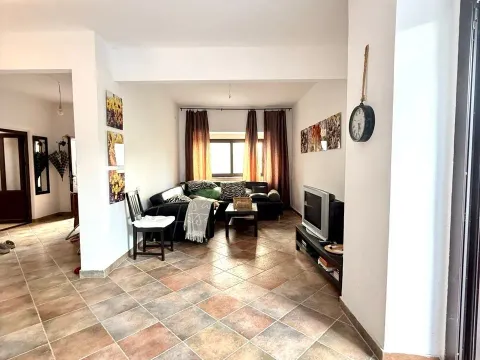 Sale, house, 183m², Centar, Ulcinj - image 16