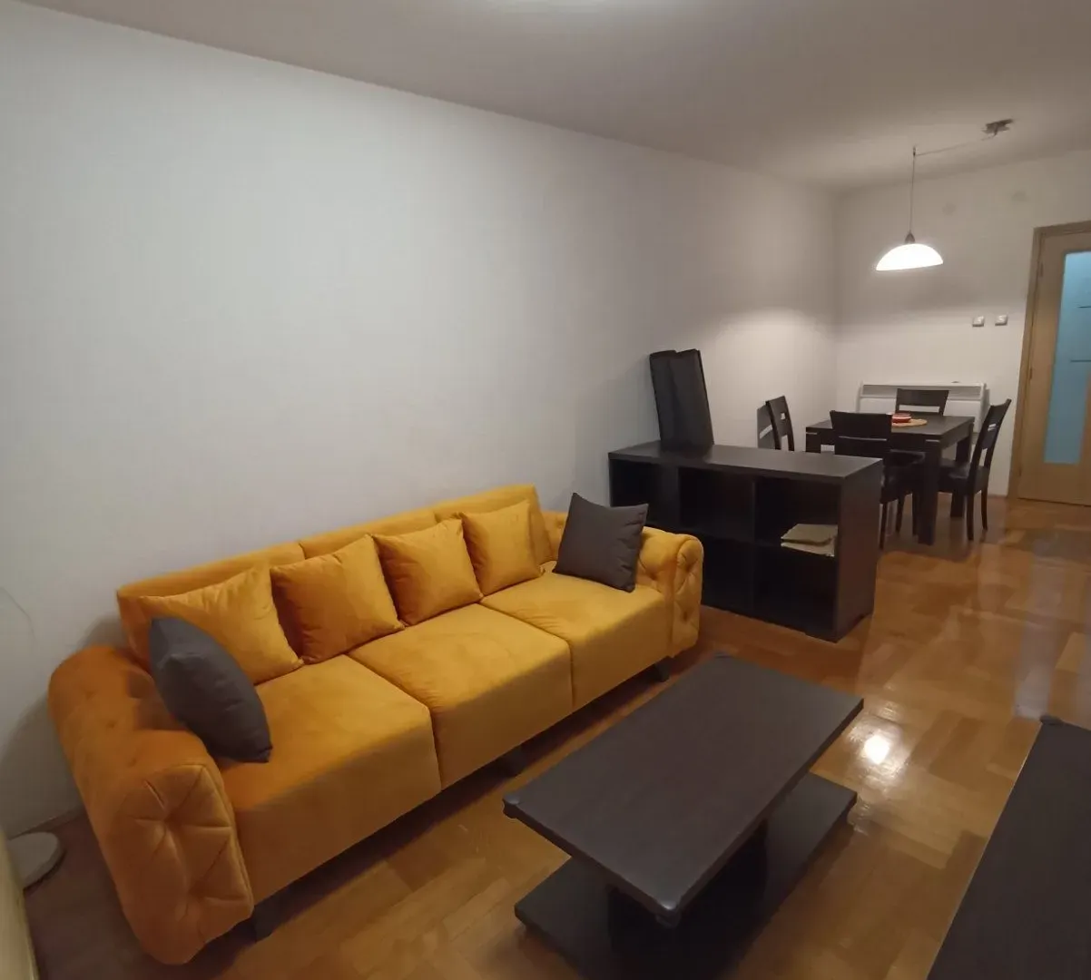 Izdavanje, jednosoban stan, 52m², Preko Morače, Podgorica