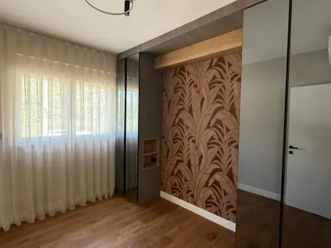 Rent, two bedroom apartment, 83m², Tripovići, Tivat - image 7