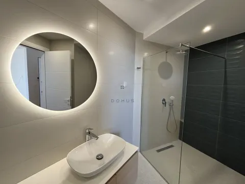 Sale, two bedroom apartment, 69m², Bečići, Budva - image 6