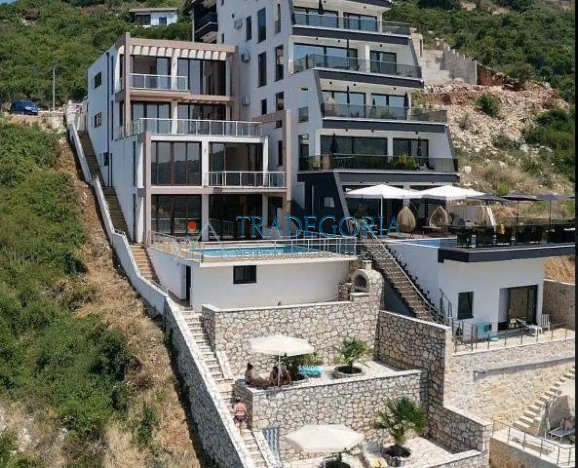 Prodaja, kuća, 450m², Dobra Voda, Bar