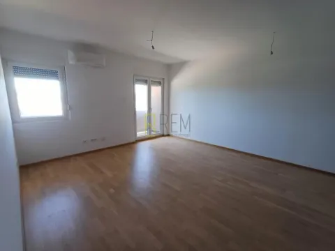 Prodaja, dvosoban stan, 73m2, Pobrežje, Podgorica Prodaja, dvosoban stan, 73m2, Pobrežje, Podgorica