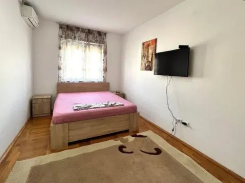 Rent, two bedroom apartment, 78m², Stari Aerodrom, Podgorica - image 8