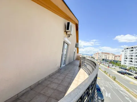 Izdavanje, trosoban stan, 137m², Stari Aerodrom, Podgorica - image 6