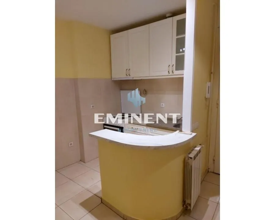 Rent, three bedroom apartment, 70m², Stari Grad, Beograd