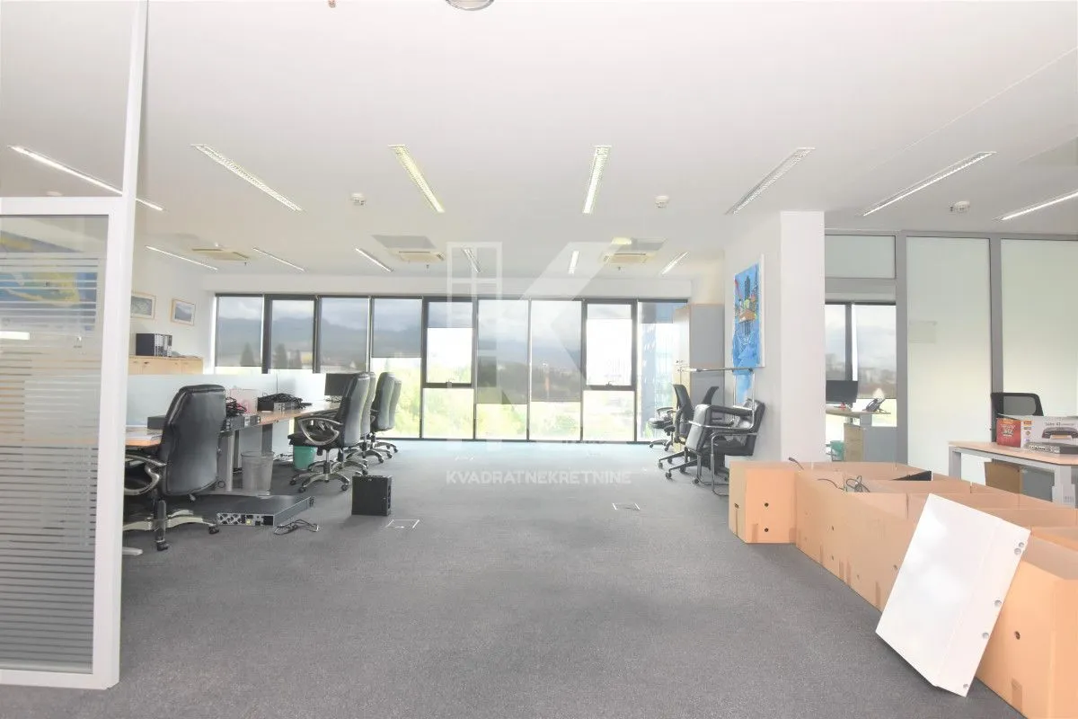 Rent, office space, 318m², Preko Morače, Podgorica