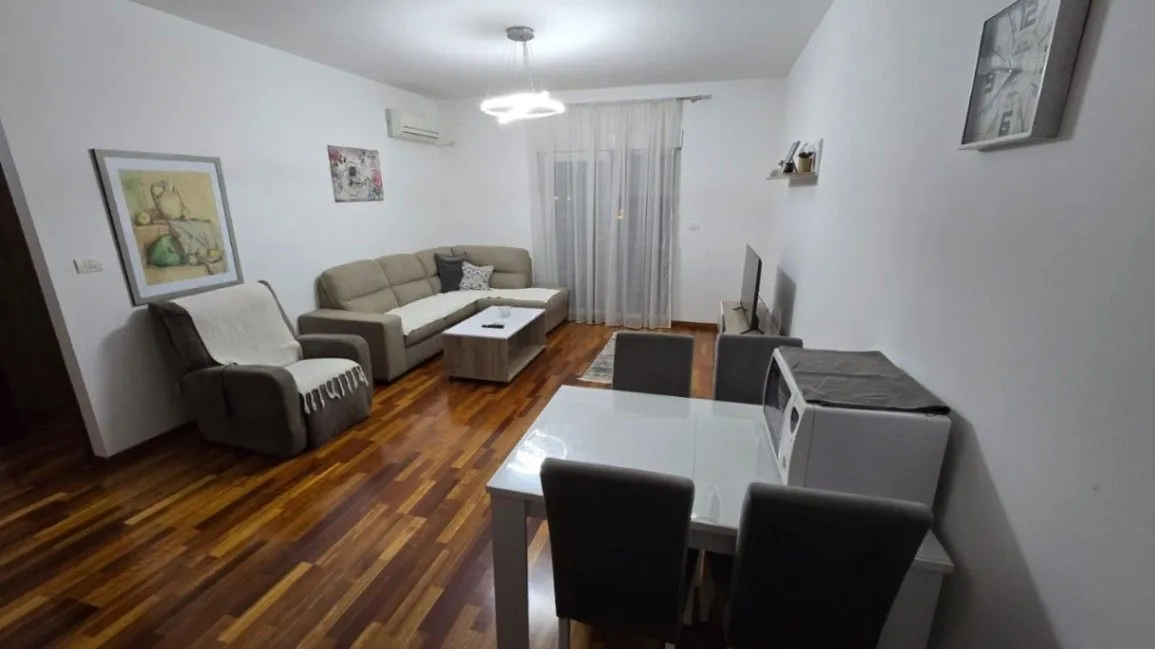 Izdavanje, jednosoban stan, 53m², City Kvart, Podgorica