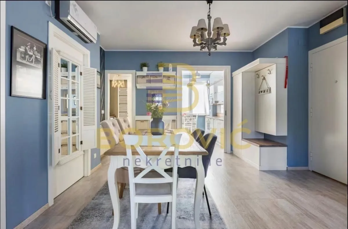 Prodaja, trosoban stan, 77m², Skadarlija, Beograd