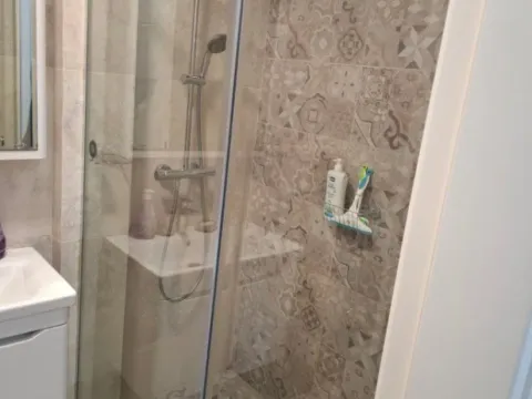 Izdavanje, dvosoban stan, 70m², Kalimanj, Tivat - image 8