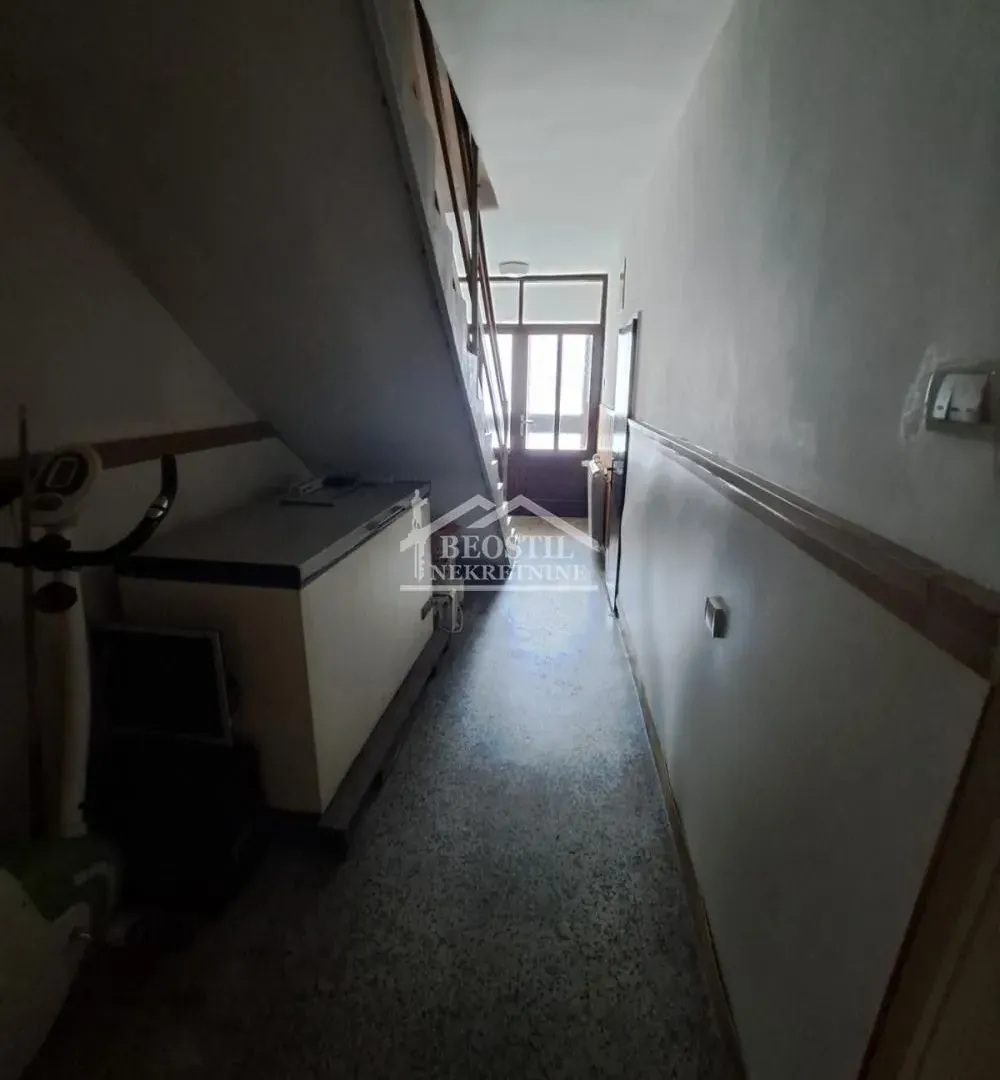 Prodaja, kuća, 180m², Centar Sve Podlokacije, Beograd