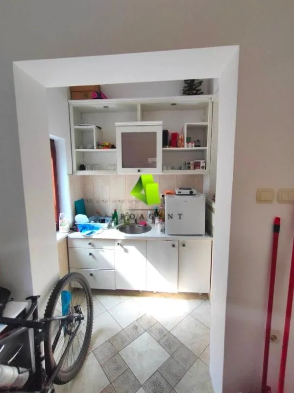 Sale, office space, 92m², Medijana, Niš