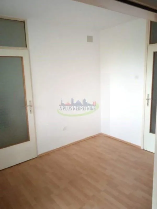 Prodaja, dvosoban stan, 62m², Centar, Subotica