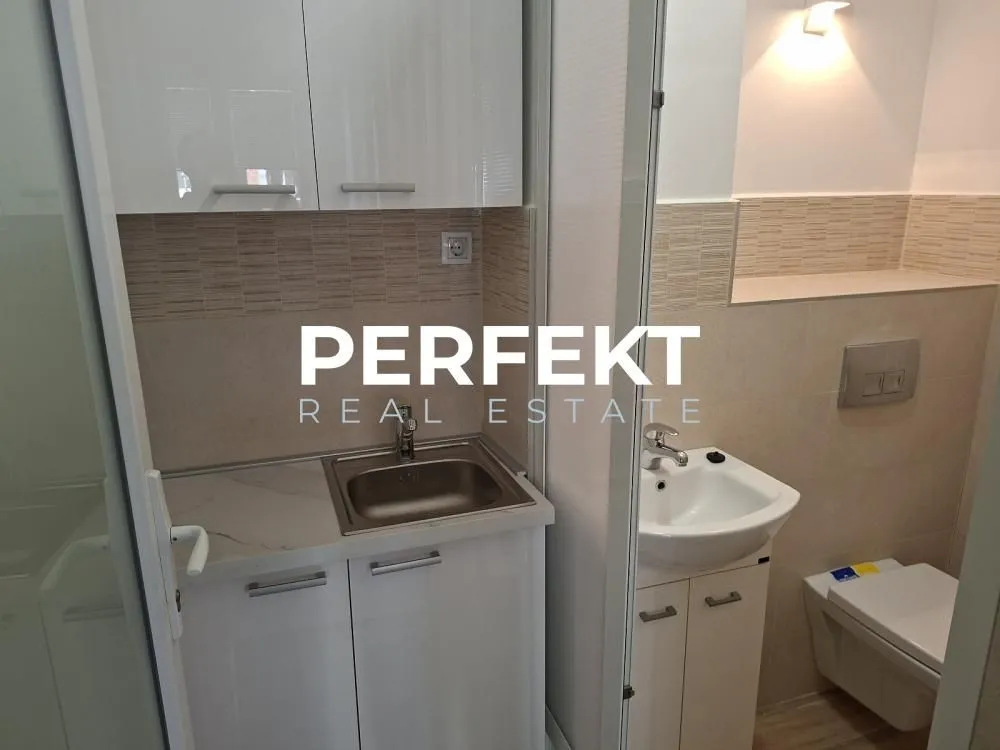 Izdavanje, poslovni prostor, 49m², Centar, Pančevo