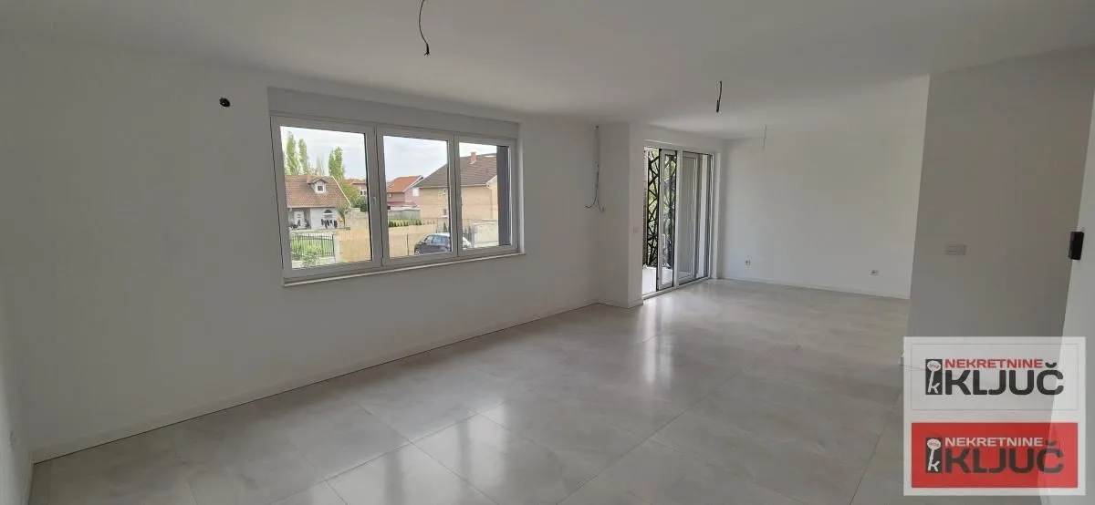 Prodaja, četvorosoban stan, 130m², Novo naselje, Novi Sad