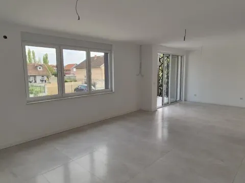 Prodaja, četvorosoban stan, 130m², Novo naselje, Novi Sad - image 2