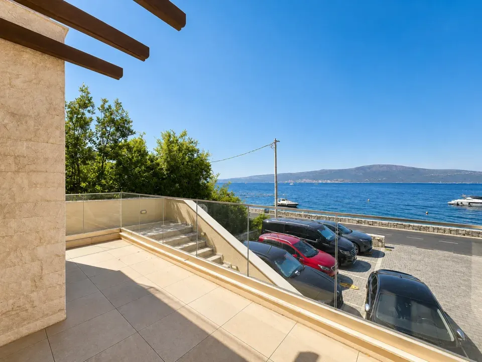 Sale, two bedroom apartment, 77m², Tivat, Crna Gora
