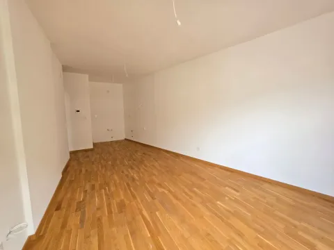 Sale, one bedroom apartment, 45m², Bečići, Budva - image 9