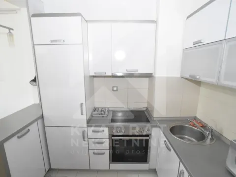 Prodaja, jednosoban stan, 60m², Stari Aerodrom, Podgorica - image 5