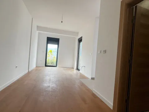 Sale, one bedroom apartment, 54m², Petrovac, Budva - image 5