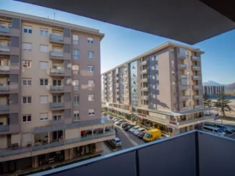 Izdavanje, jednosoban stan, 47m², City Kvart, Podgorica - image 4