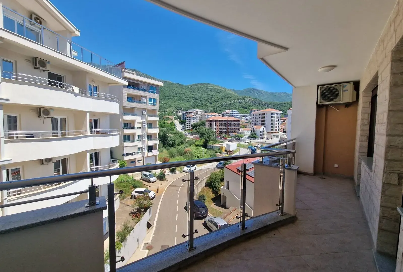 Prodaja, trosoban stan, 94m², Bečići, Budva