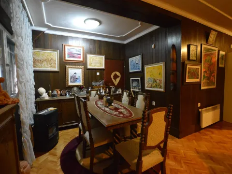 Prodaja, kuća, 298m², Tološi, Podgorica - image 4