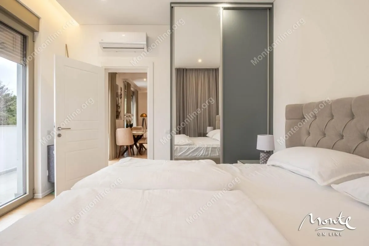 Prodaja, dvosoban stan, 90m², Tivat, Crna Gora