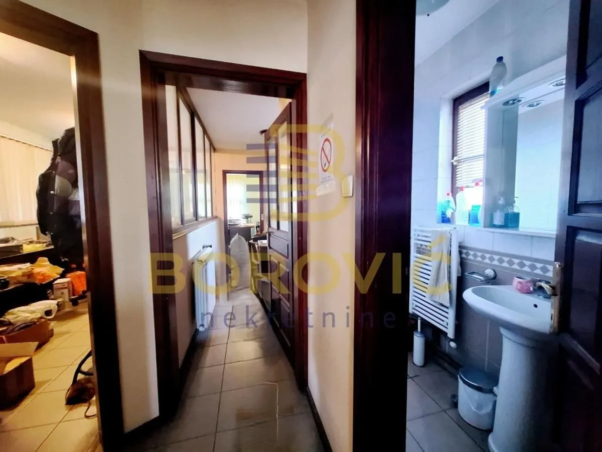 Rent, office space, 560m², Veliki Mokri Lug, Zvezdara Sve Podlokacije