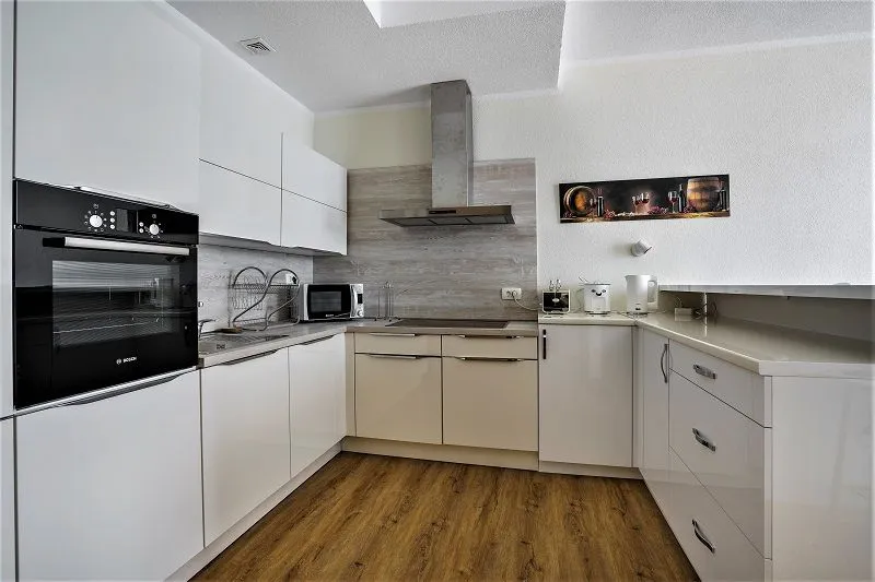 Prodaja, kuća, 420m², Krašići, Tivat